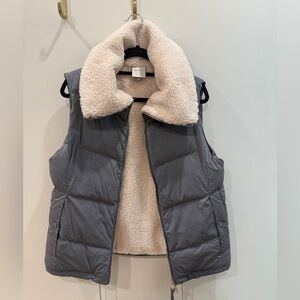 Varley Gray and Cream Puffer Vest